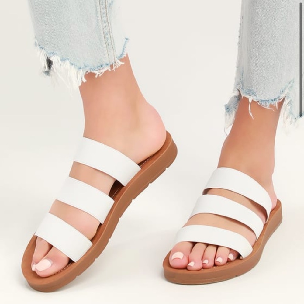 STEVE MADDEN SANDALS